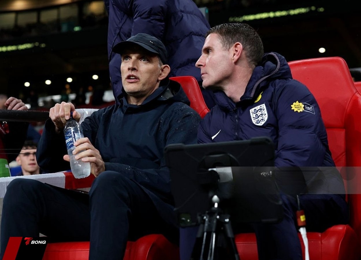 Cặp bài trùng Thomas Tuchel và Anthony Barry phía sau tuyển Anh